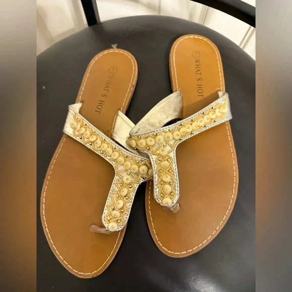 Size 7 sandals - what’s not- seashells - Picture 1 of 4